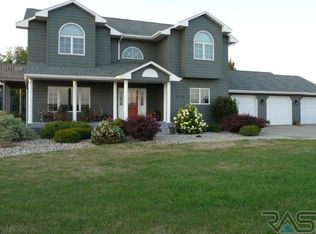 47792 Aspen Rd, Harrisburg, SD 57032