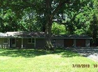 553 Ford Dr, Saint Louis, MO 63135