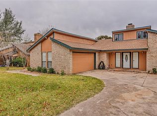 5301 Oak Springs Dr, Arlington, TX 76016