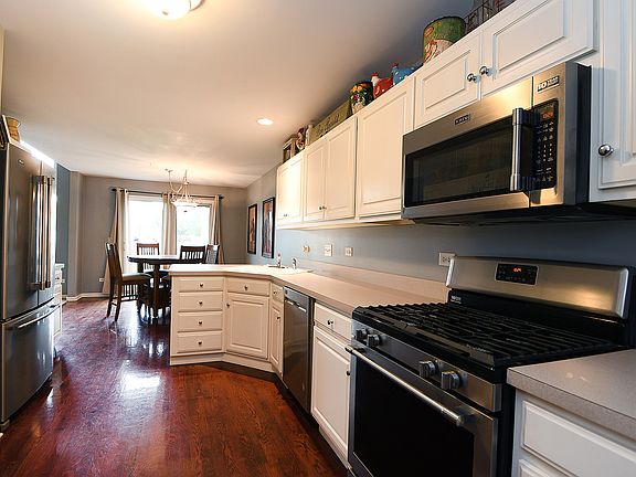 5th image of 8228 Auburn Ln