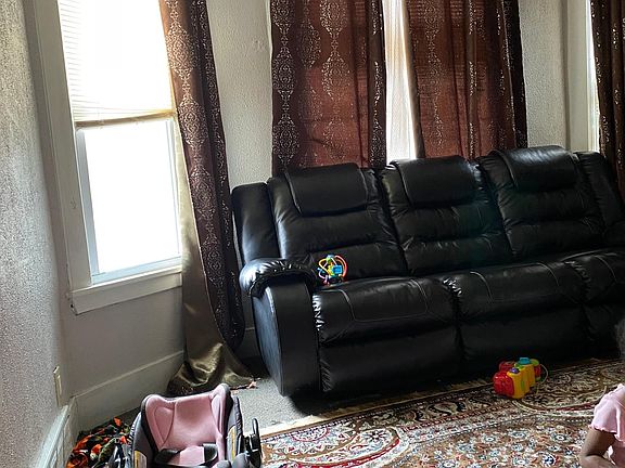 5th image of 2444 12th Ave S Unit 1