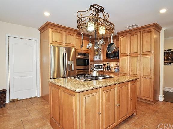 5th image of 3886 W 230th St