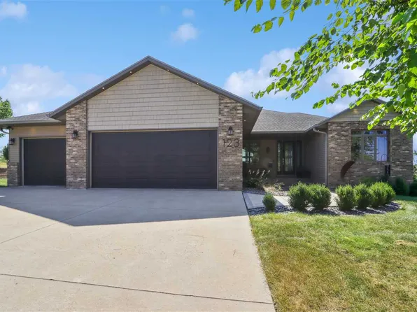 123 Bedford Rd, Williamsburg, IA 52361