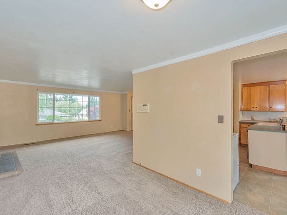 5th image of 2101 N Winnifred St