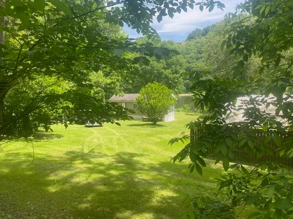 906 Hillville Rd, Parker, PA 16049