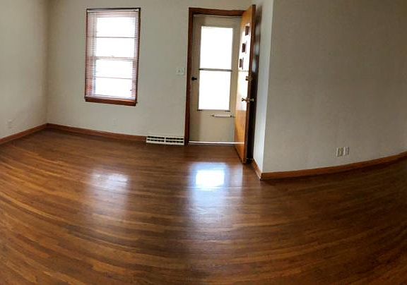3rd image of 805 E Market St APT 2