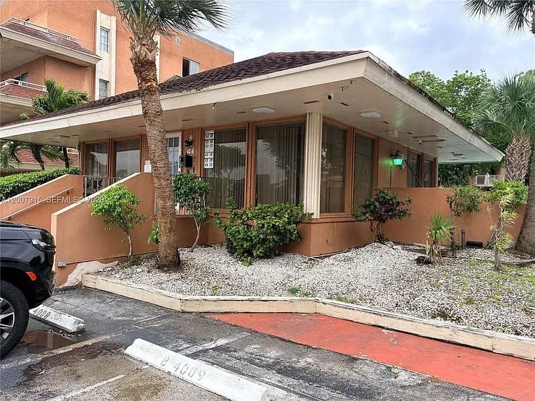 17600 NW 68th Ave #B2004 — Photo 28