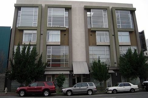 5th image of 520 6th St APT 17