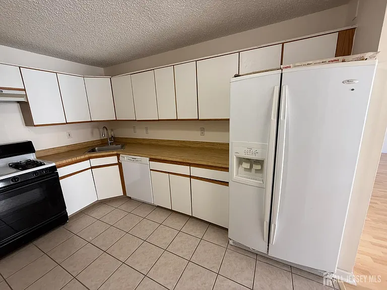 207 Darwin Ln — Photo 5