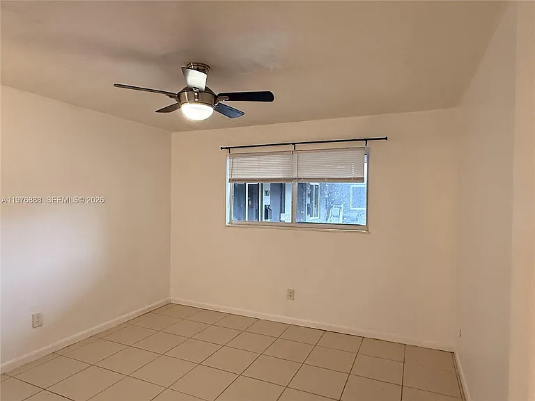 1104 N 17th Ct #105 — Photo 9