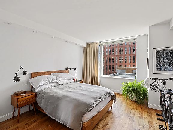5th image of 150 Columbus Ave APT 15e