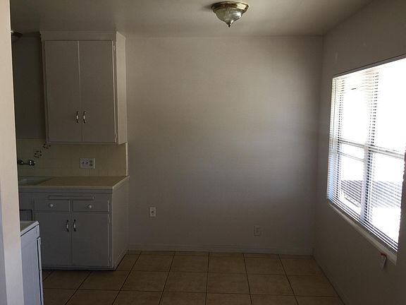 2nd image of 1037 E Spazier Ave