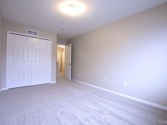 5th image of 22031 Fairlane Blvd