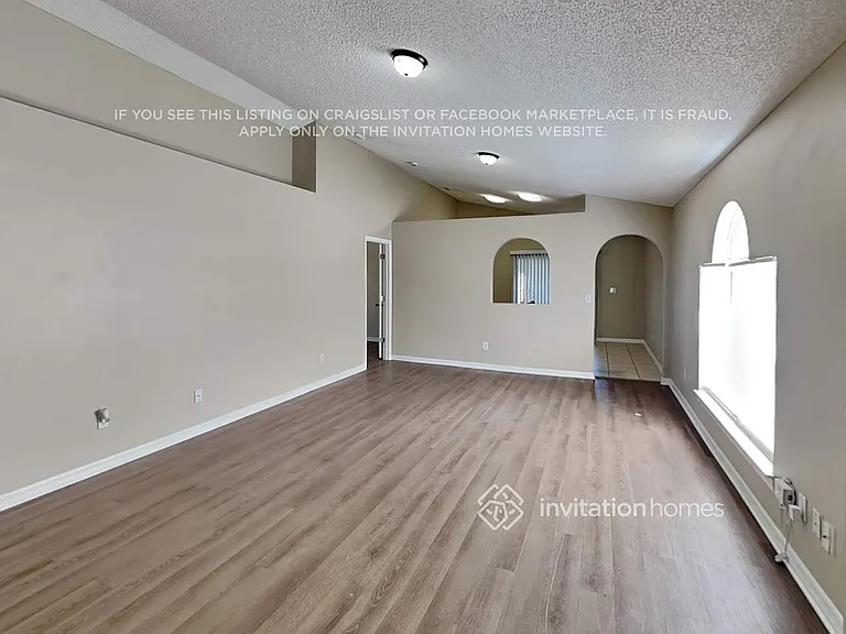 2836 Maderia Cir — Photo 4