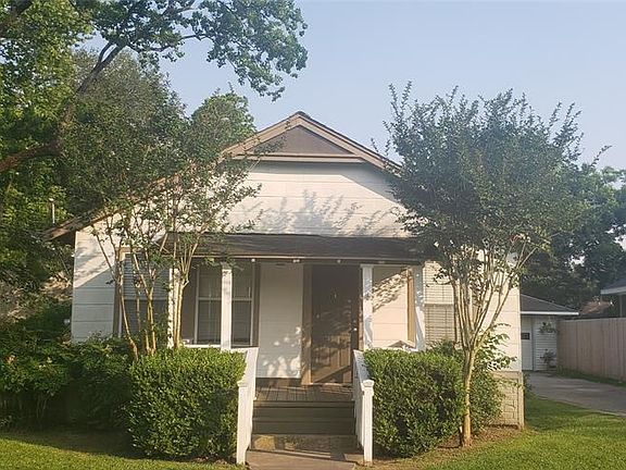 2nd image of 705 Clarence St