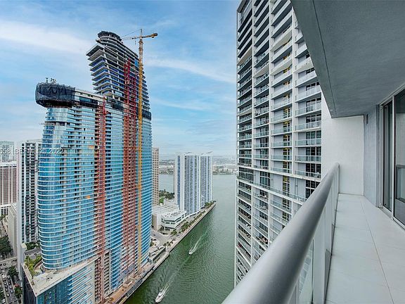 2nd image of 475 Brickell Ave #1315