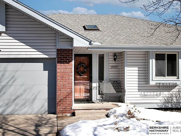 2nd image of 1809 N 145th Avenue Cir