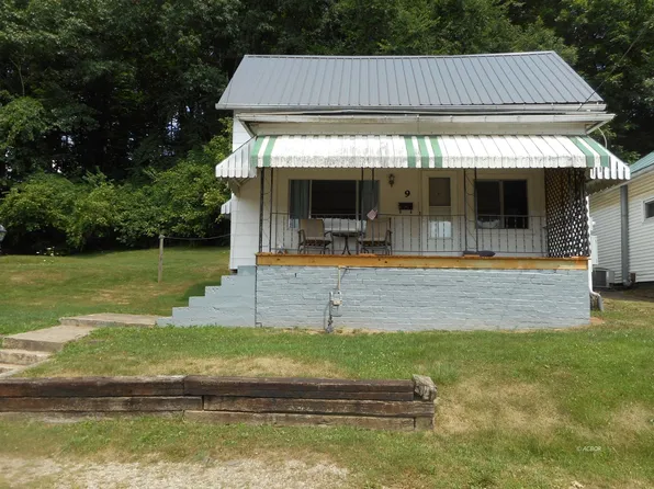 9 Summit St, Glouster, OH 45732