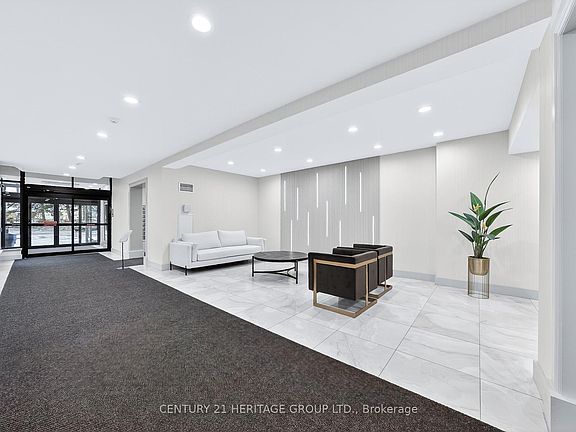4th image of 32 Clarissa Dr #319