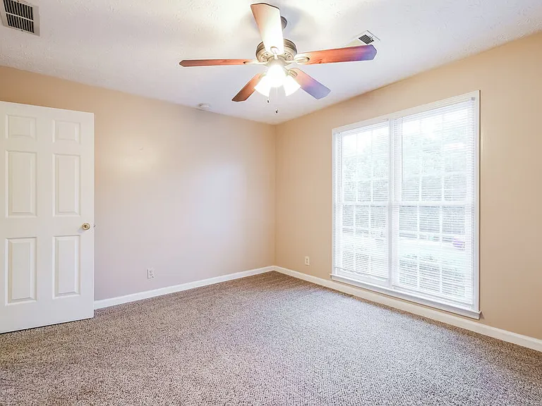 3935 Willowmeade Dr — Photo 13