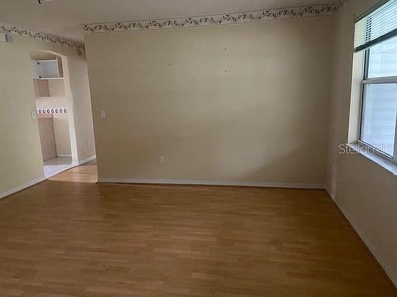 4th image of 1002 Ventura Dr