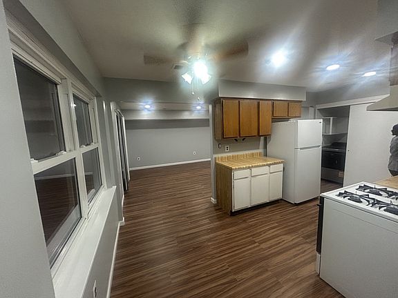 5th image of 1512 Raspberry Ct #1512