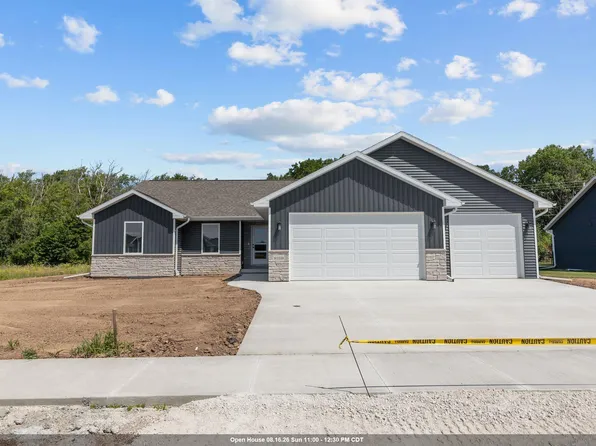 W5758 Cork Ln, Menasha, WI 54952