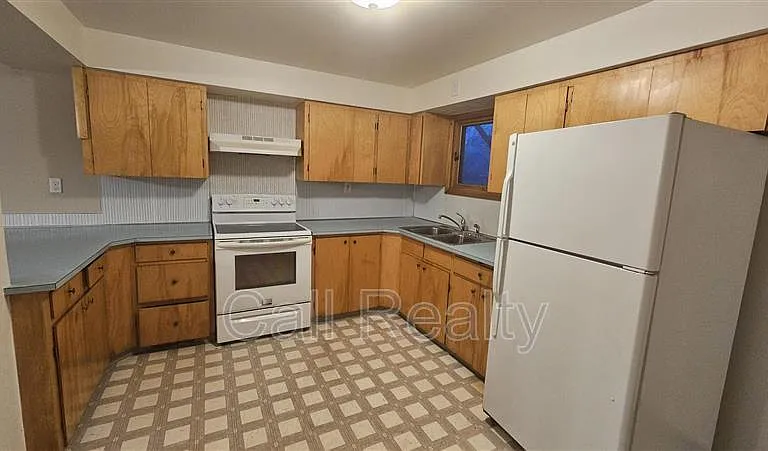 714 W Kiernan Ave #A — Photo 4