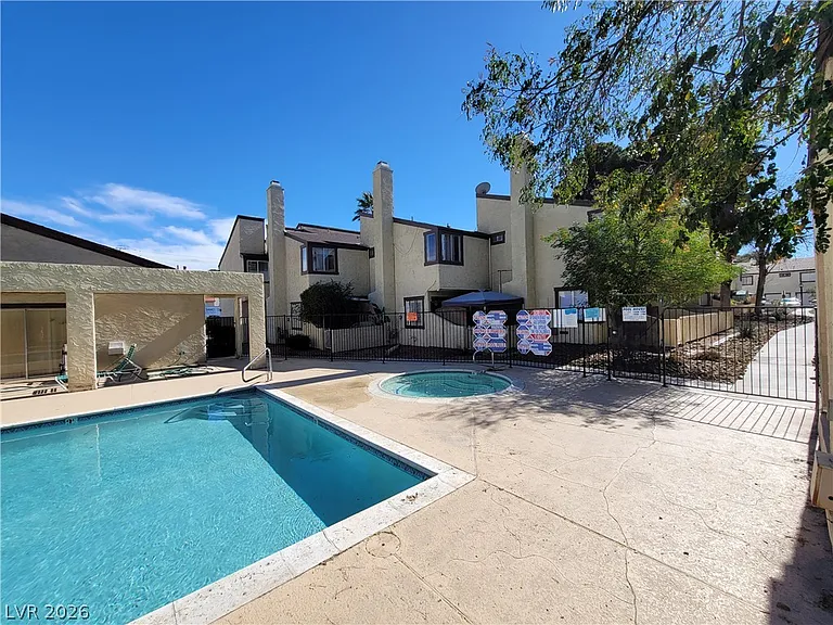 5049 Spencer St #D — Photo 17