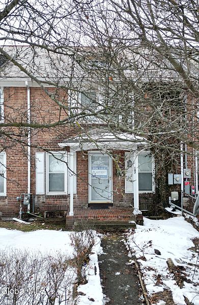 2nd image of 107 Fullerton Avenue