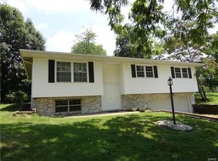 2122 Rose Knoll Ln, Glen Carbon, IL 62034
