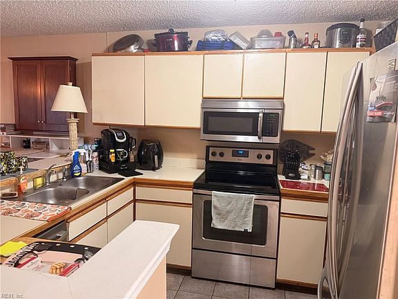 4th image of 4185 Laurel Green Cir