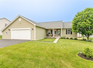 100 Doncaster Trl, West Henrietta, NY 14586
