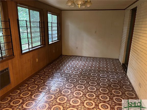 2nd image of 1523 E 52nd Street