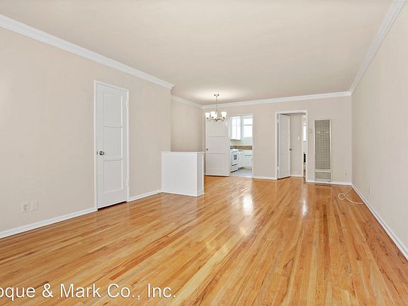3rd image of 3144 S Barrington Ave APT D
