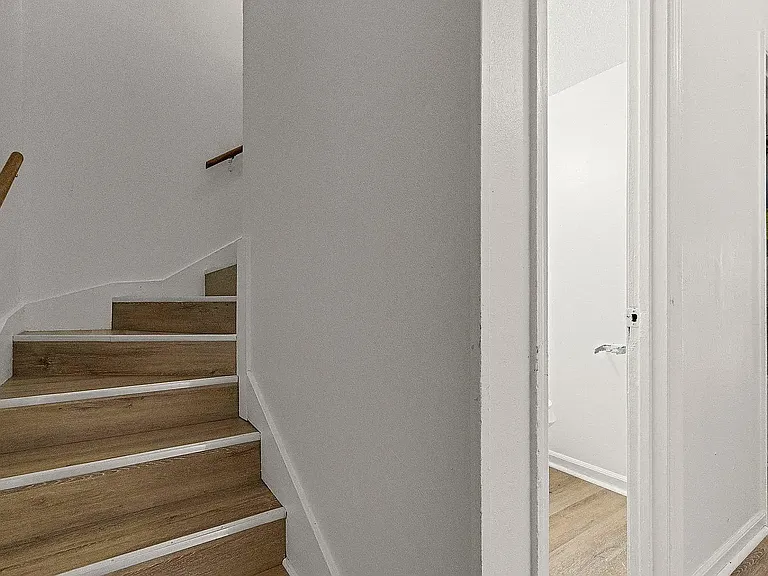 2615 W 58th St #5 — Photo 2