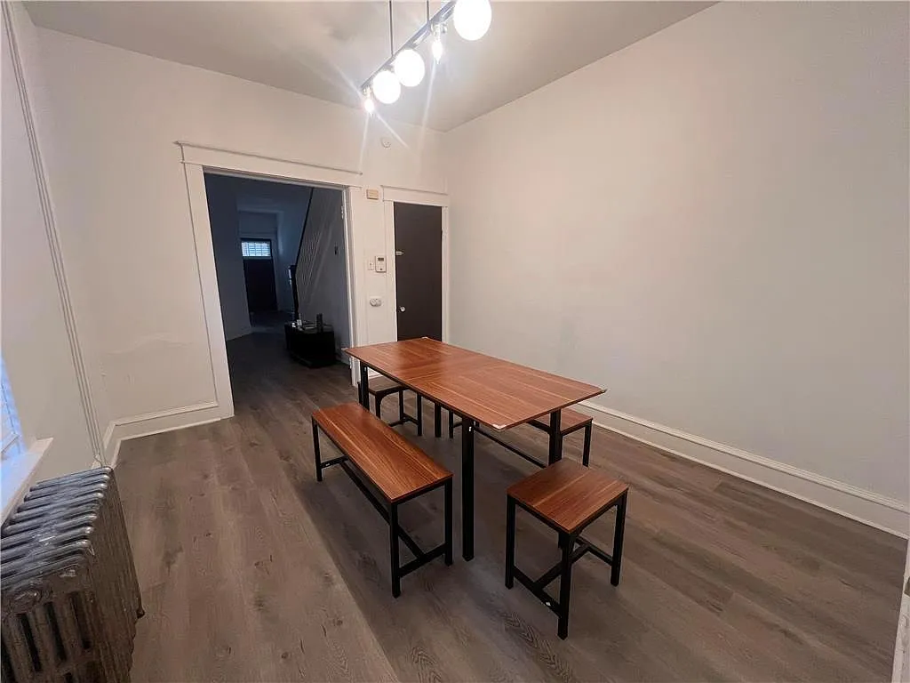 437 Montclair Ave — Photo 4