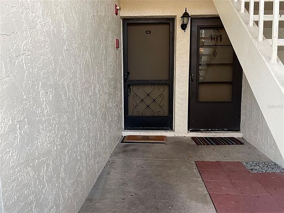 2nd image of 103 Palmetto Ct #103