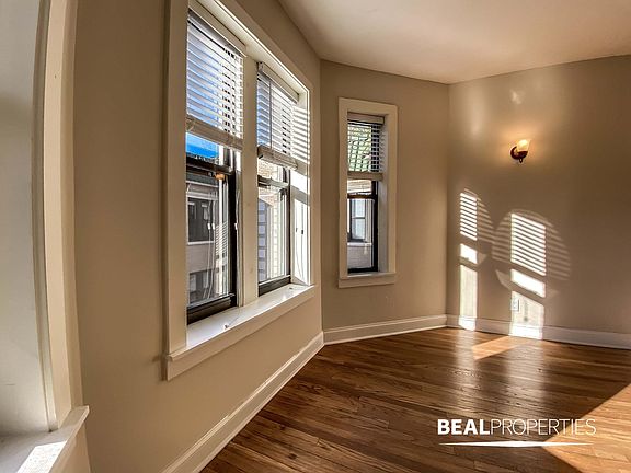 4th image of 4034.5 N Ashland Ave #E22