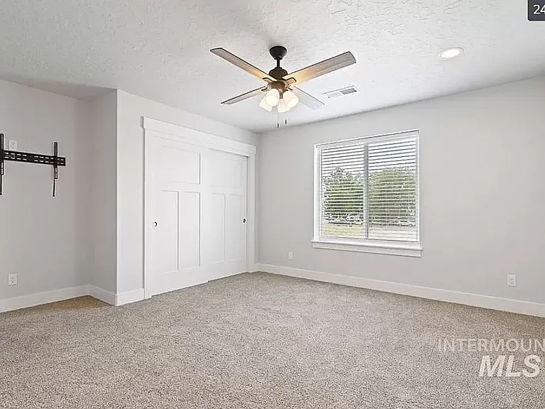 118 Holly Ave #B — Photo 13