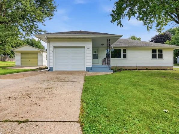 1000 E Jefferson St, Clinton, IL 61727