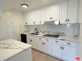 10840 Camarillo St, North Hollywood, CA