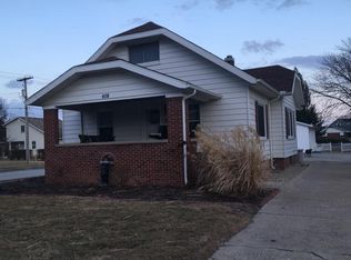 608 N 1st St, Effingham, IL 62401
