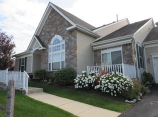 1864 Felicity Ln, Hellertown, PA 18055