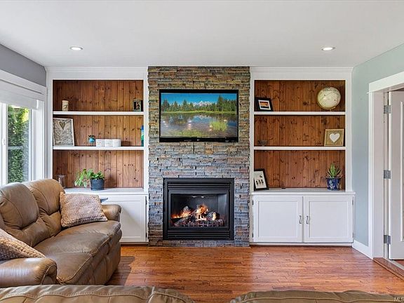 3rd image of 558 Johnstone Rd