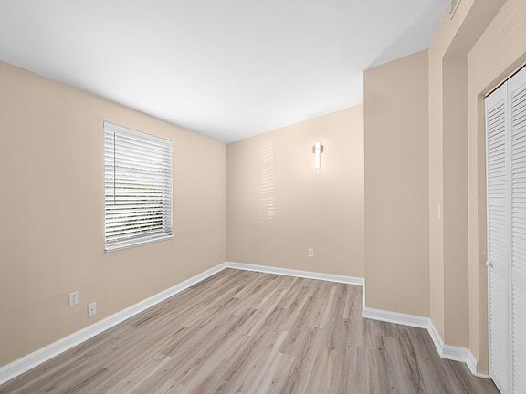 5th image of 422 Coconut Avenue E