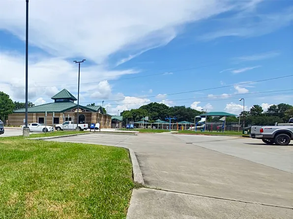 1003 W Hart Ave, Pasadena, TX 77506