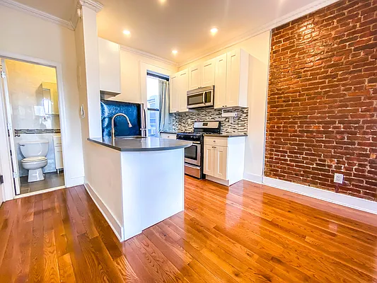 Rented by Voro New York | media 44