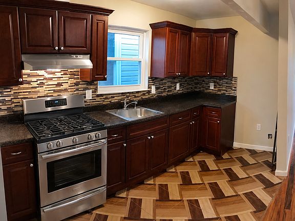 5th image of 223 Clifton Ave #4