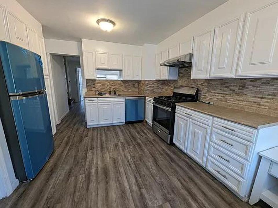 2nd image of 7524 Furmanville Ave